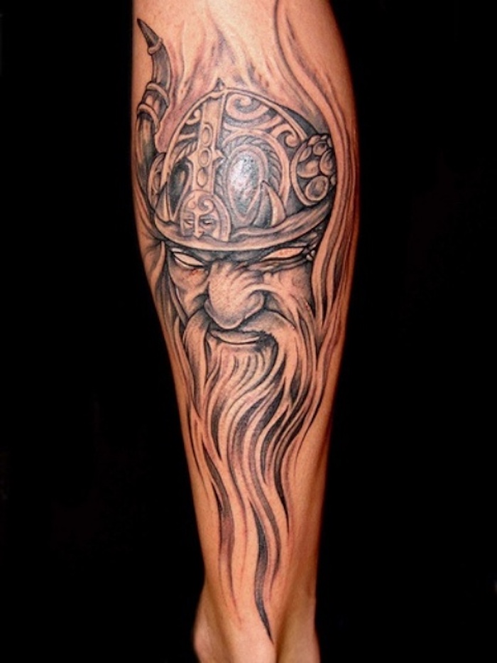 tattoo nordic, viking, duge brade, brkovi, kaciga