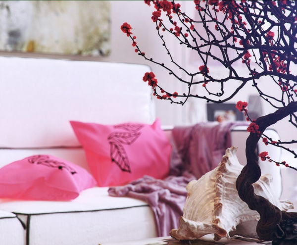 ориенталски украса-за-дневна с розови елементи