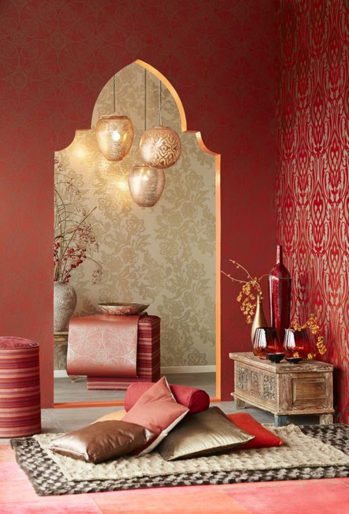 ориенталски декор идеи идеи възглавница кафяви златни тапети в червено и златисто с декорация килим ваза