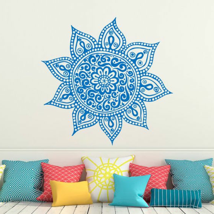 orijentalna svjetiljka ukrašavanja za dom plava mandala slikanje na zidu šarene jastuk dizajn ideje