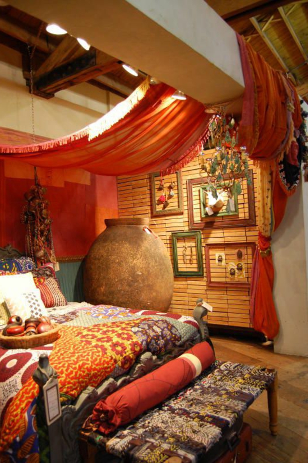 Orijentalna zavjese-visi-strop krevet