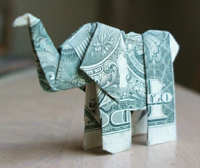origami-animales-un-elefante-hecha-dinero-