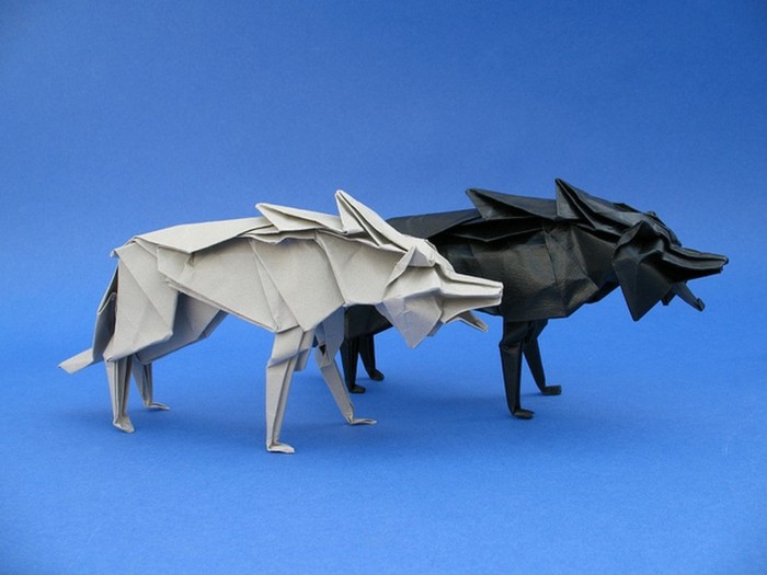 оригами животни и два вълци