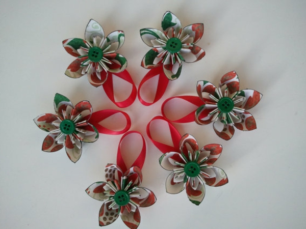 origami-karácsony-egy-szép-virág-figura - gyönyörű fotó felülről