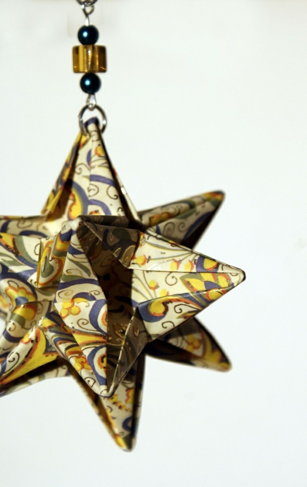 origami-karácsony-elegáns-csillag - fehér háttér