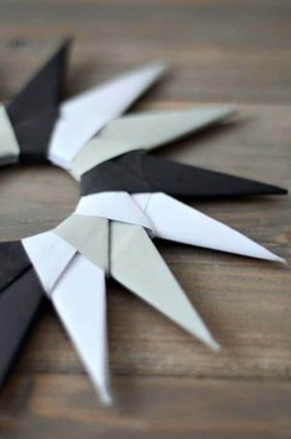 оригами до Коледа-звезден в garuer цвят
