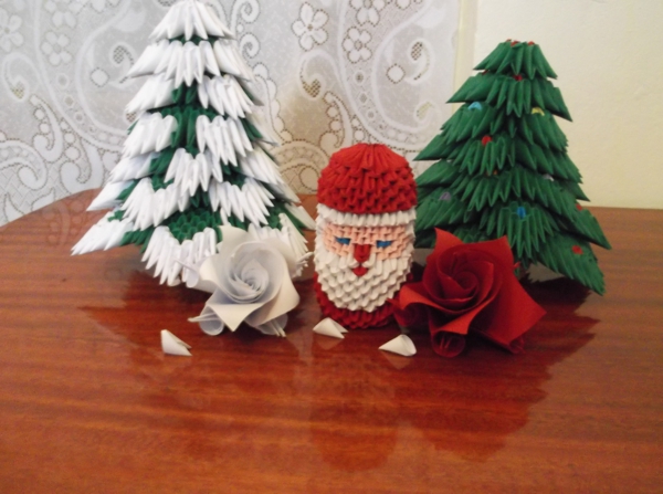 اوريغامي إلى عيد الميلاد سانتا والتنوب الأشجار