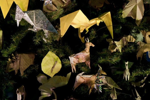 πολύ αρχικό origami για τα Χριστούγεννα - στο χριστουγεννιάτικο δέντρο