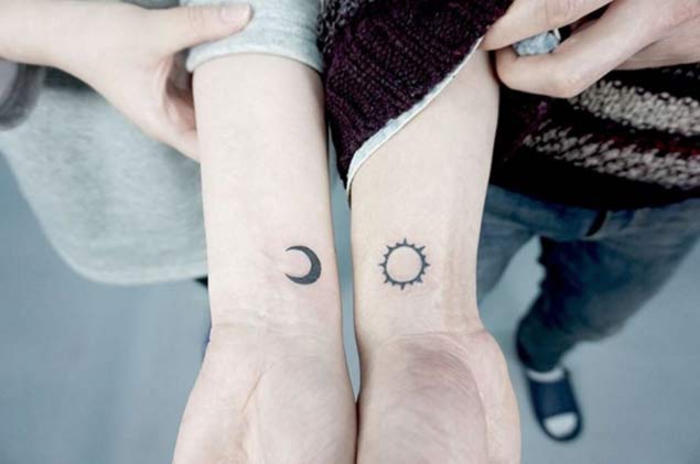 tatuointiideoita kumppaneille, kuu ja aurinko, pienet käsivarsitotot, todisteet rakkaudesta