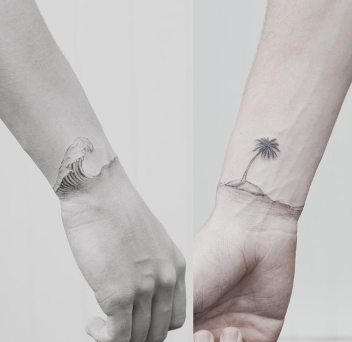 tetoválások, amelyek kiegészítik egymást, a hullám és a sziget, kreatív ötlet a párok számára, nyáron