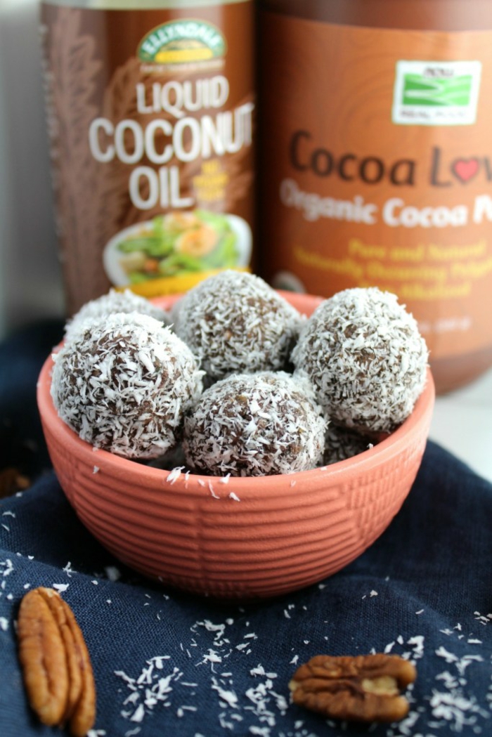Шоколадови топки с кокос, бързи и лесни десертни рецепти за много гости