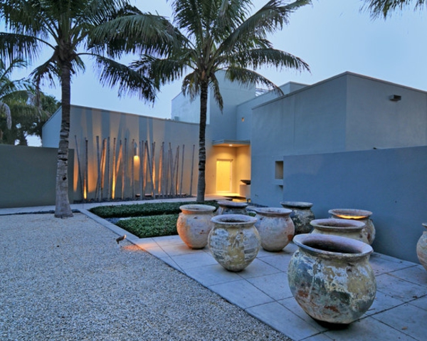 Patio design koristelu bambu palmuja ulkona