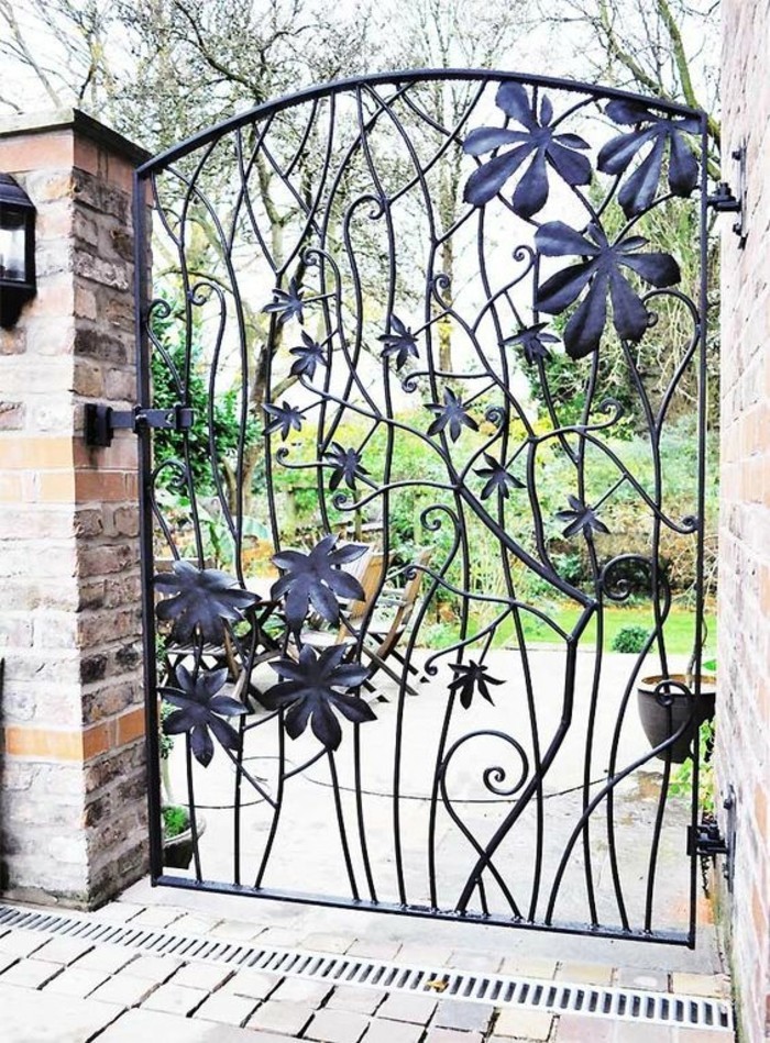Pergola-vrata metal dekorativni