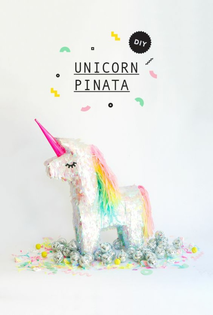 unicorn pinata αυτο-μηχανουργική, ροζ κέρατο, ουρά και χαίτη από χρωματιστό χαρτί