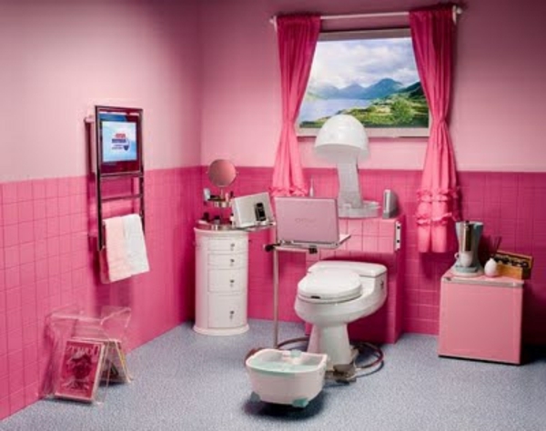 الوردي الجدار الطلاء من قبل واحد في المرحاض