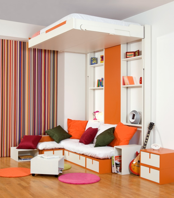 пестящ място-мебели-оранжеви акценти