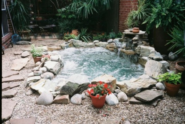 pool-build-lime-stones - mira la naturaleza amigable