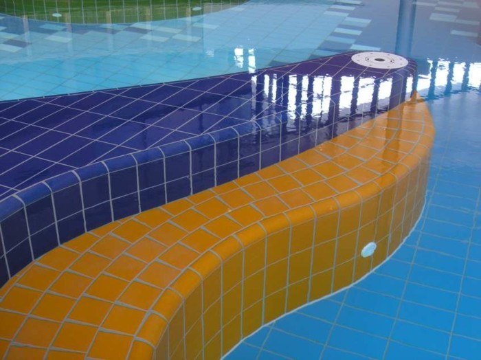 πισίνα-πλακάκια-α-προ-ιδέα-για-pool-πλακάκια