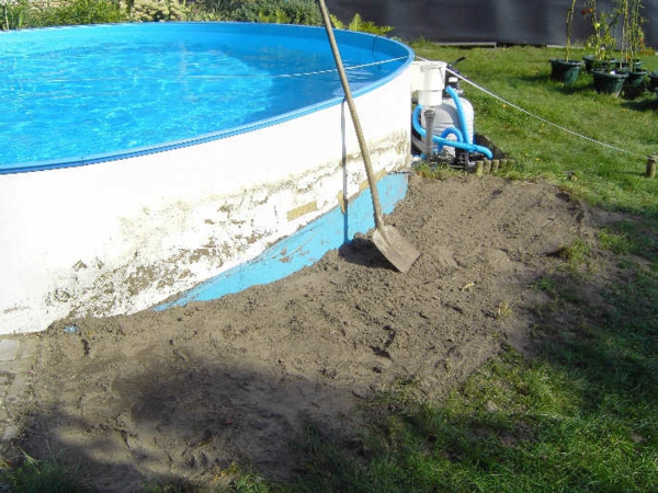 el propio grupo construye tierra para eliminar las piscinas redondas ß imagen interesante