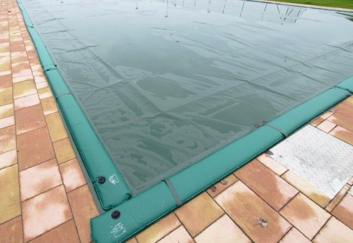 piscina cubierta, verde y piscina cubierta-para-su-piscina