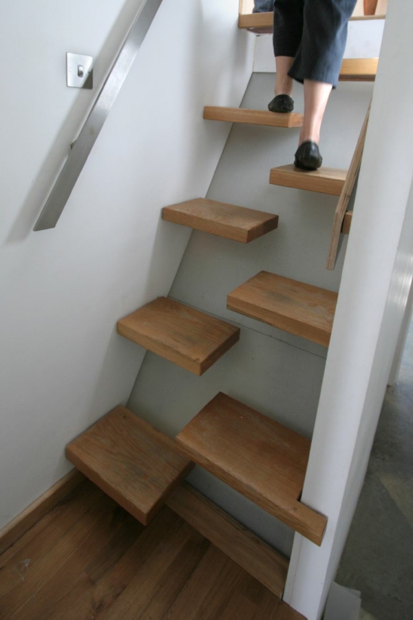 εξοικονομεί χώρο σκάλα στο σπίτι ιδέα του σχεδιασμού