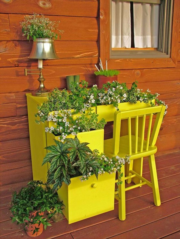 újrahasznosítás bútor-sárga-design-super-ük-ötlet