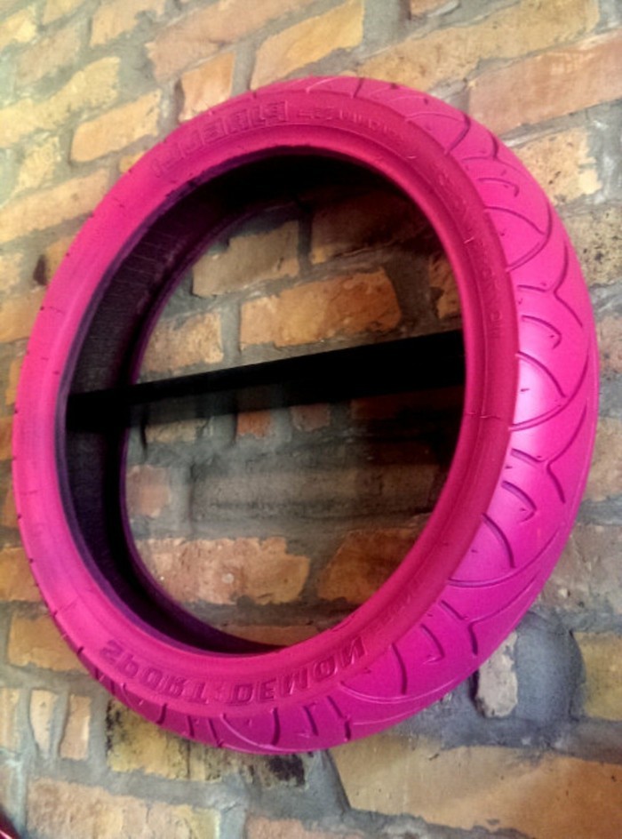 Polica-by-the-zid koristiti za reciklažu guma from- namještaj automobila gume