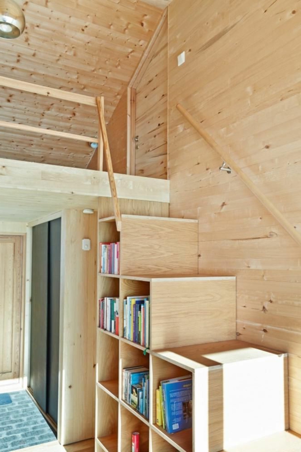 Regal-escaleras-madera-atractivo-diseño