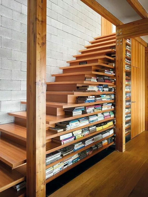 Regal-lépcső-szép-design-tól-fa