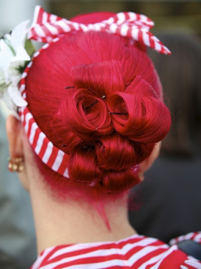 рокабили прически флаш-червени коси-и-haarband