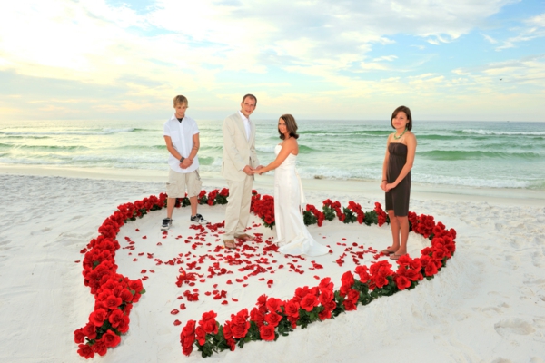 романтични-идеи-за-плаж-сватба-празник