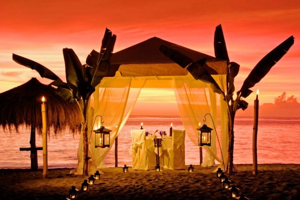 Karibi St. Lucia Anse Chastanet Plaža šatorna večera, zalazak sunca
