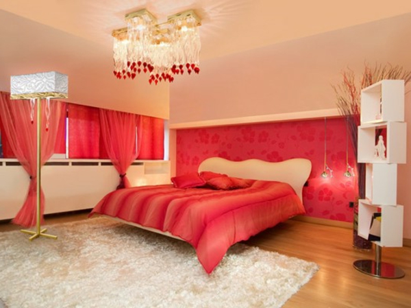 романтична спалня-дизайн-прасковен цвят
