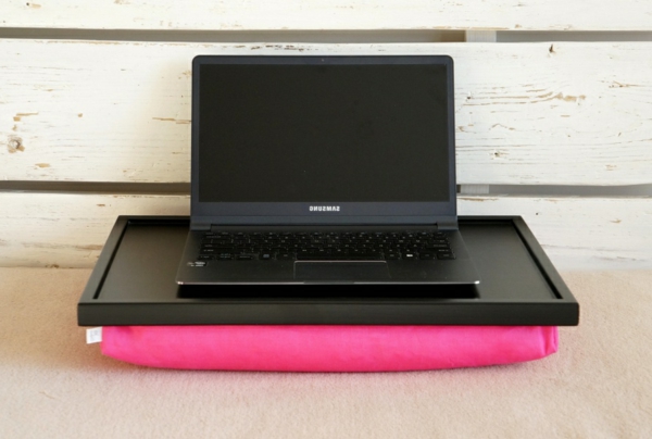 Cojín grande de color rosa para el ordenador portátil