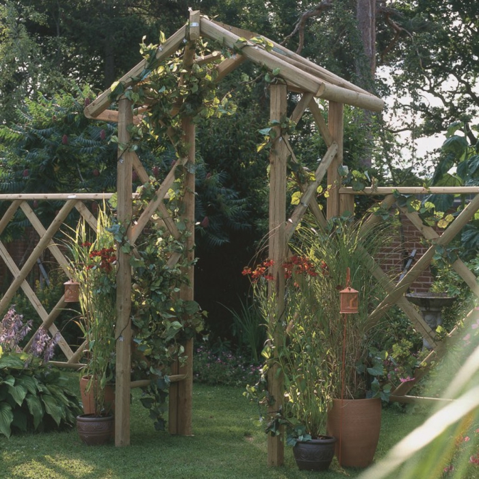 rose arc-de-bois original design de-jardin