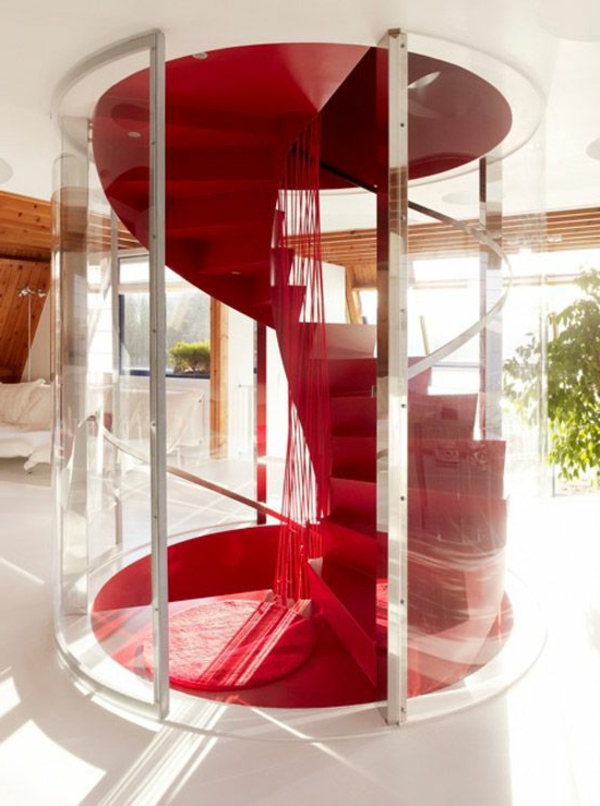 rojo escalera de caracol-con-un-sorprendente diseño