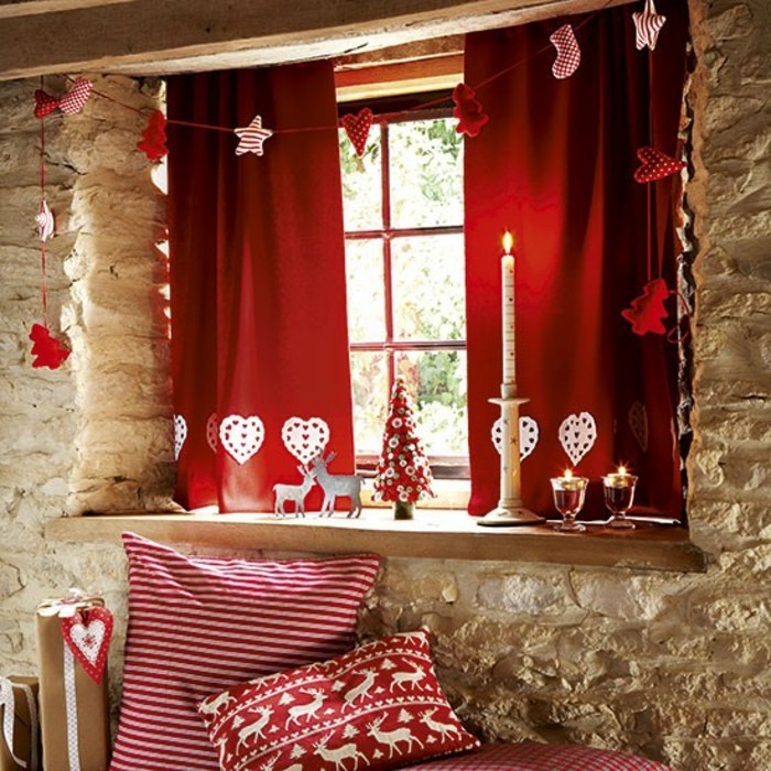 الحمراء الجميلة، والستائر-جميلة-نافذة الزينة لعيد الميلاد