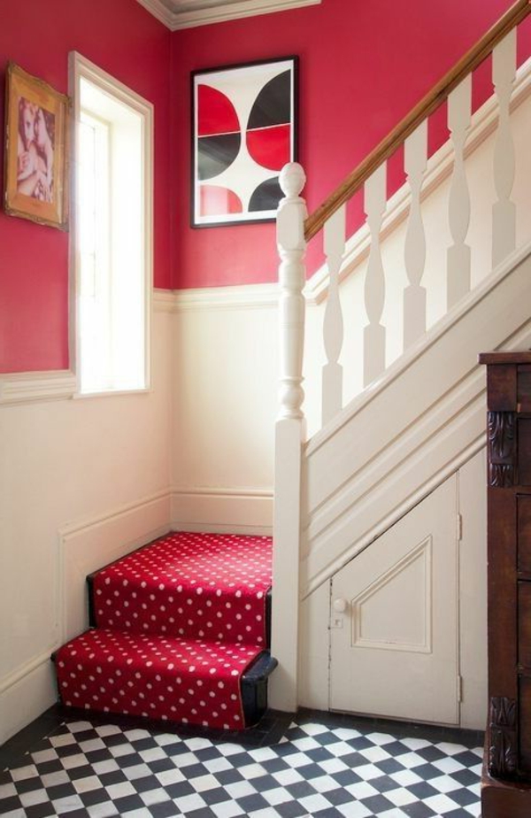 السجادة الحمراء على فكرة الدرج