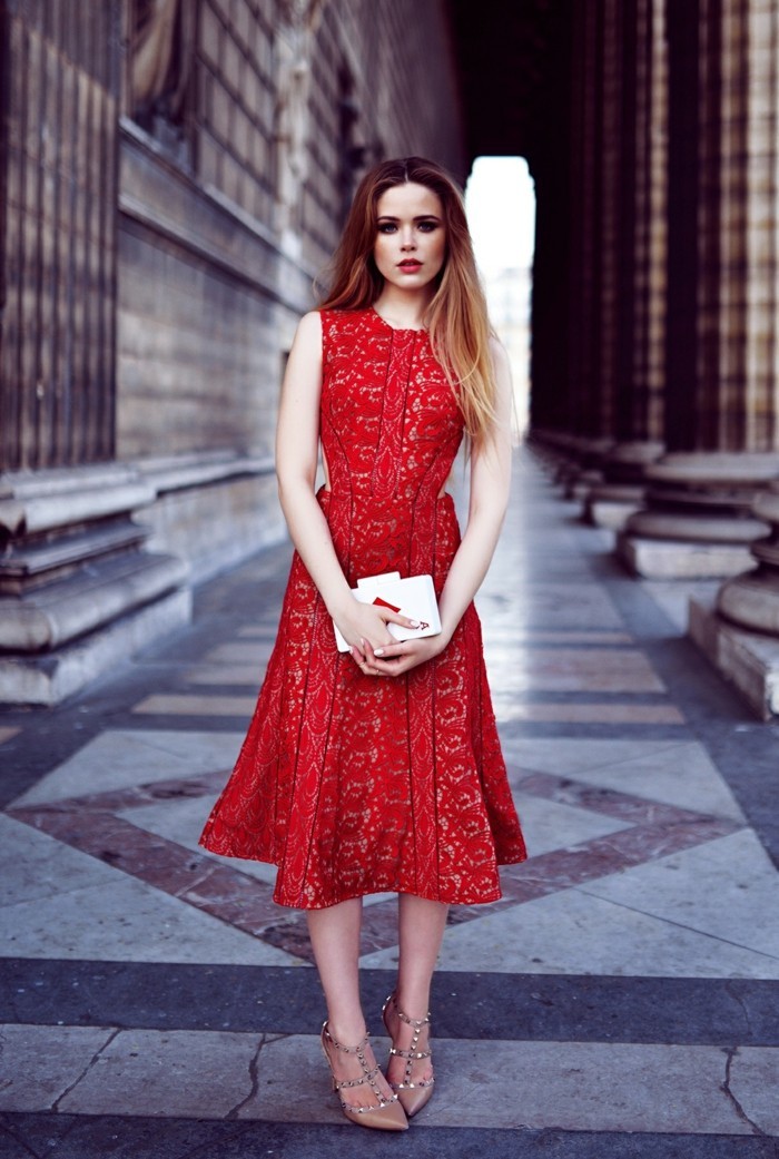 crvena haljina cipele koje Valentino cipele-u-bež-dress-the-koljena šiljatim motiv Fino plavuša pod-