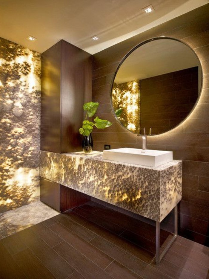 okrugli-ogledalo-lit Moderan interijer kupaonica