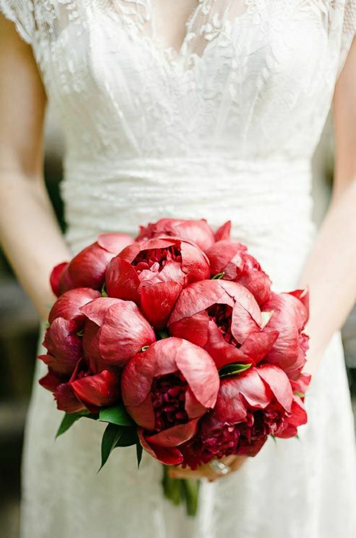 okrugli vjenčanog buketa crvenih Božur strastvena i romantična