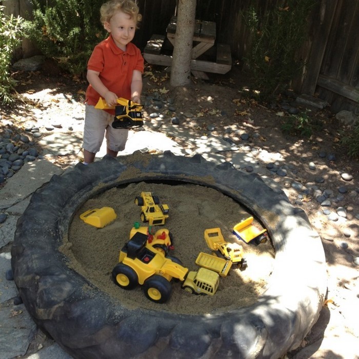 neumático de coche caja de arena-propia-construye como una caja de arena