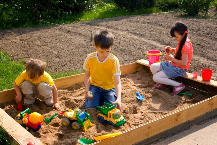 bac à sable propre build-Lucky-pour-enfants dans un bac à sable