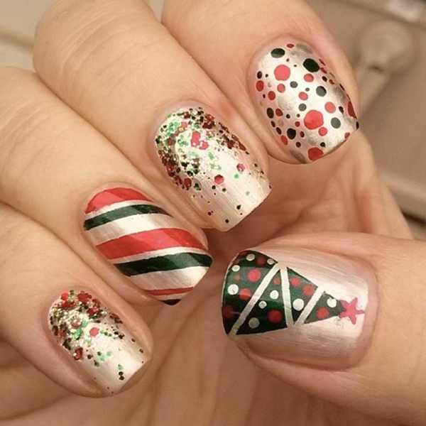 beautifully-decorated-nails-for-christmas-fantastic-design Uñas de gel para Navidad