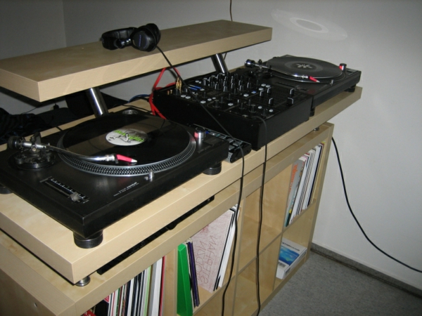 szép megjelenésű dj-asztalok - hűvös technika
