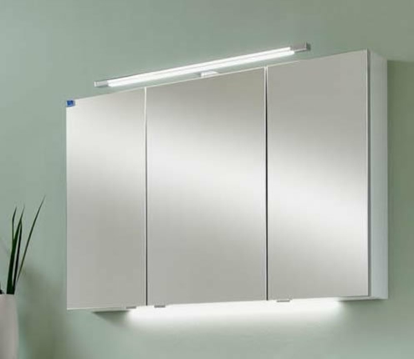 красиви модели огледални шкафове-с-осветление-Баня-