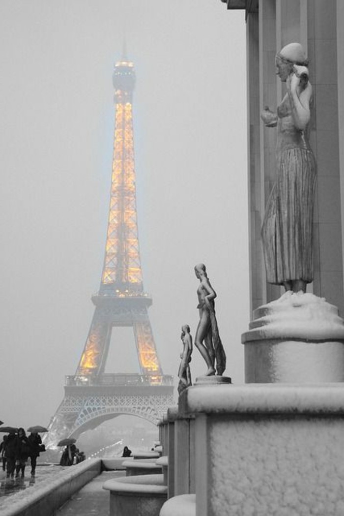 सुंदर सर्दियों चित्रों के- पेरिस के- जलाया एफिल टॉवर