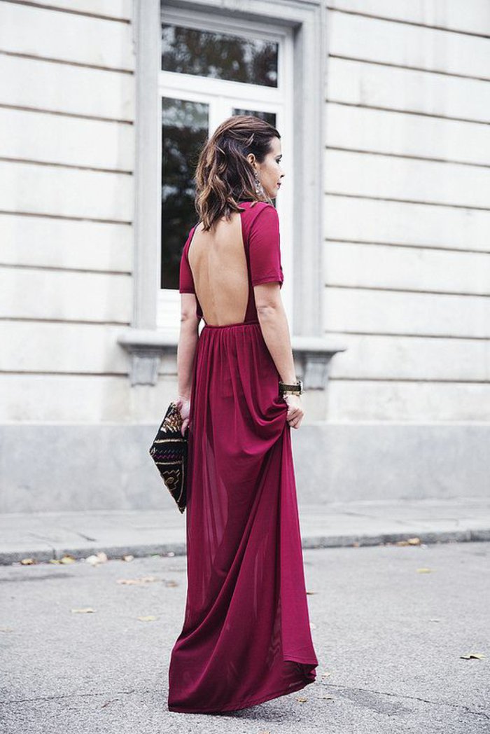 belle robe de soirée longue couleur rouge vin d'embrayage