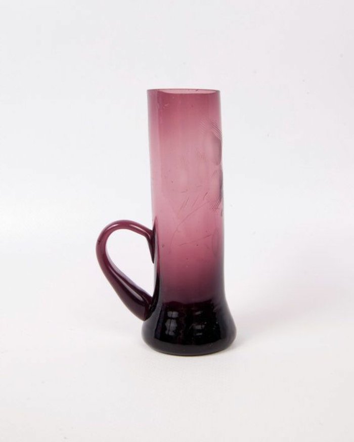 szép-deco váza-bordó színű-with-üveg vázák díszítik