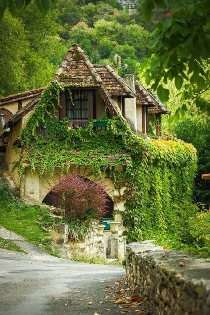 Gyönyörű Homes eredeti design-in-erdőben